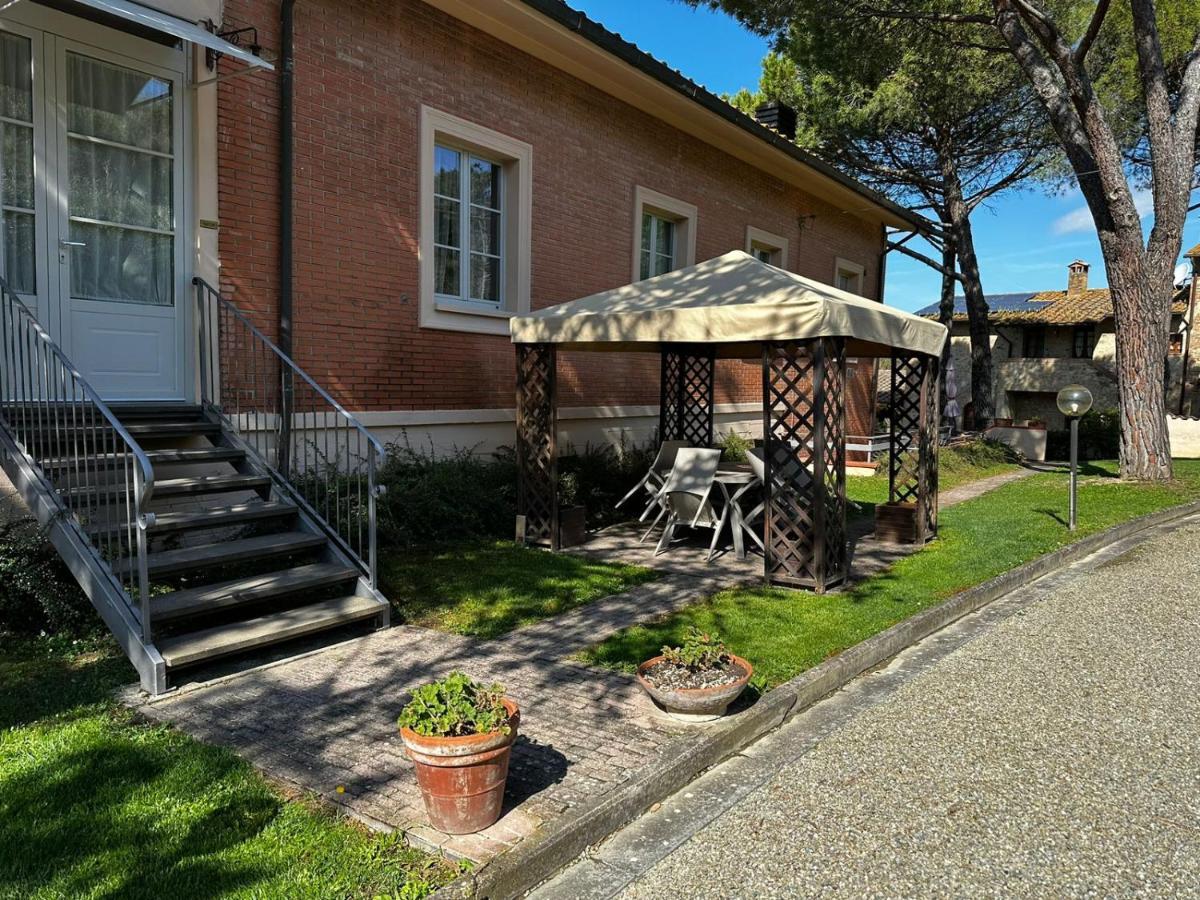 Azienda Agricola E Agriturismo Vallorsi Terricciola Exteriör bild