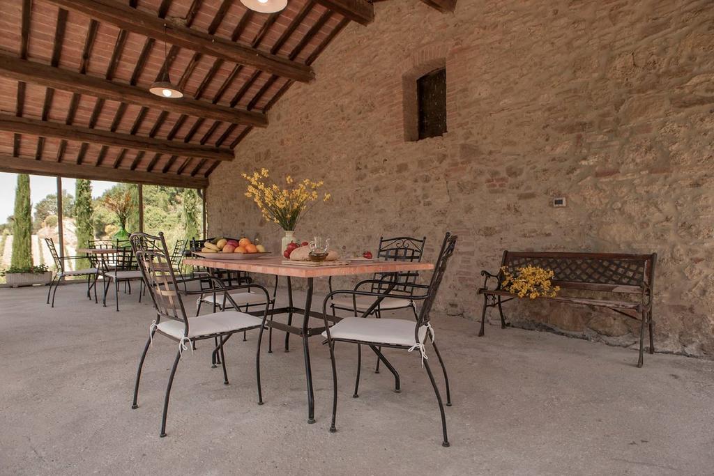 Azienda Agricola E Agriturismo Vallorsi Terricciola Exteriör bild